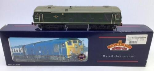Bachmann: A collection of three OO gauge Bachmann locomotives: 32-325 ...