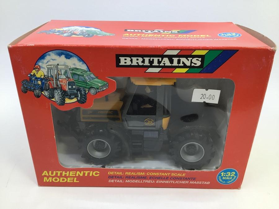 Britains: A collection of assorted Britains to include: John Deere 3050 ...