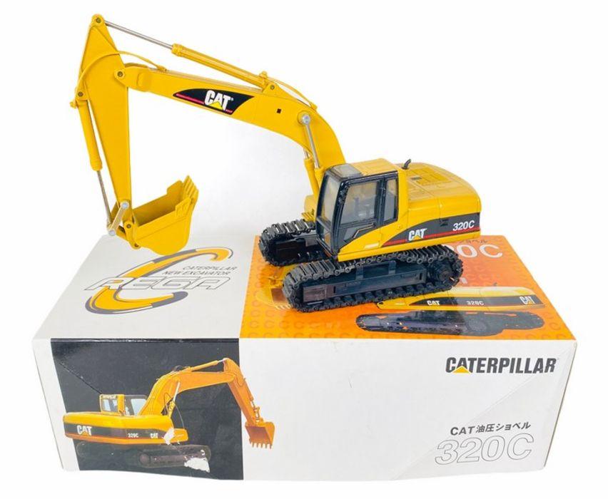 REGA 1:40 Scale CAT 320C 'Caterpillar' Excavator. Comes with