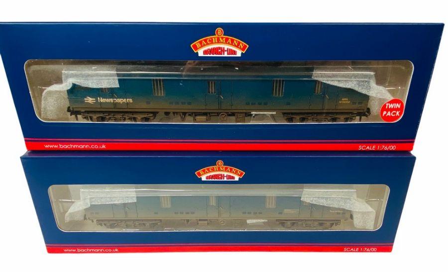 Bachmann 39-000L Mk1 GUV Twin Pack - 'BR Blue Newspapers' - Modelzone ...