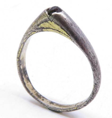 Medieval 2025 stirrup ring