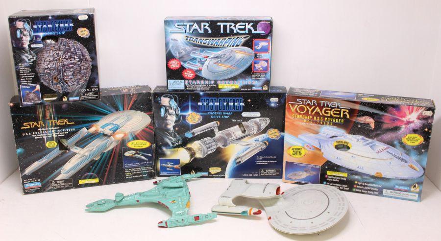Star Trek: A collection of assorted boxed Playmates Star Trek 
