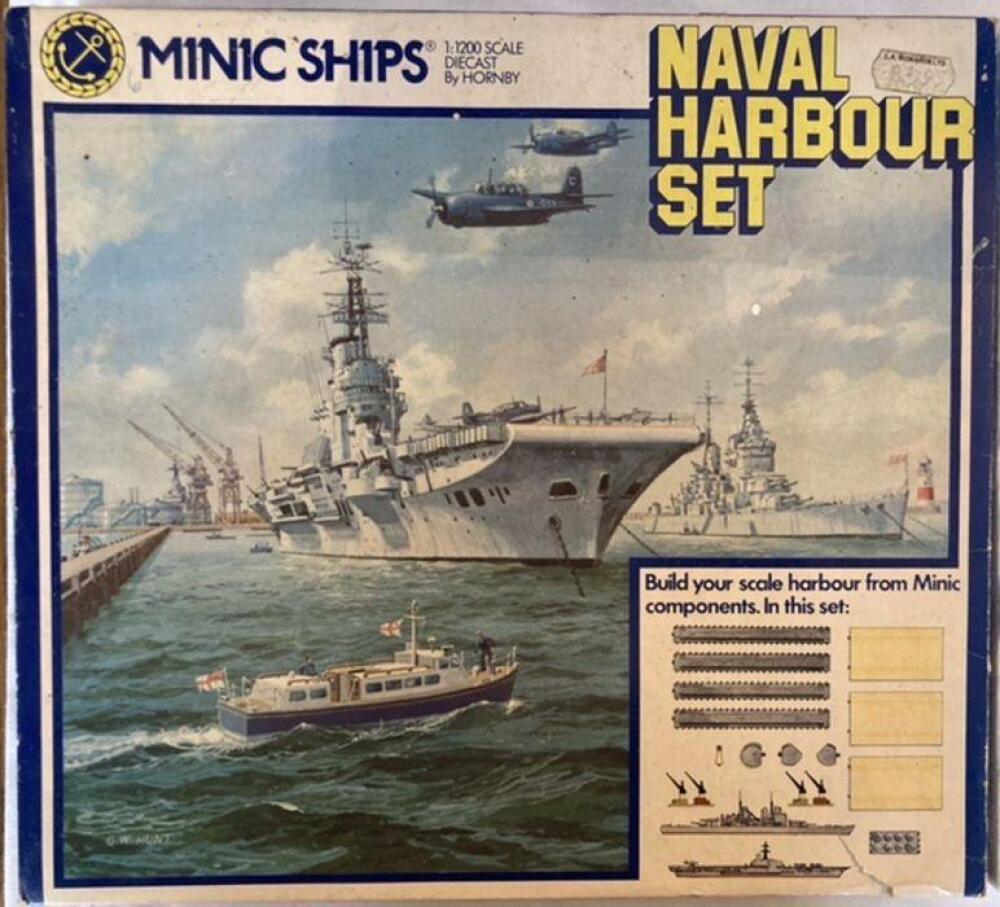 TRIANG MINIC - S-730 Naval Harbour set - avec deux bateaux