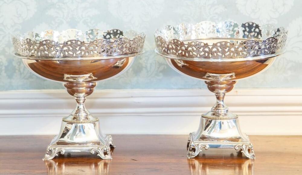 A pair of Portuguese Topazio Casquinha silver plated comports, pierced ...