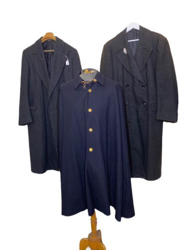 Sold at Auction: Louis Vuitton New Rare Hooded Cape Vest 4 Pocket Blue Wool  Jacket Coat US 2 - 34
