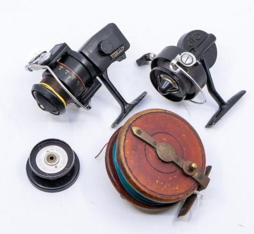 ANGLING INTEREST; T150 SHIMANO Bait runner fishing reels with spare spools