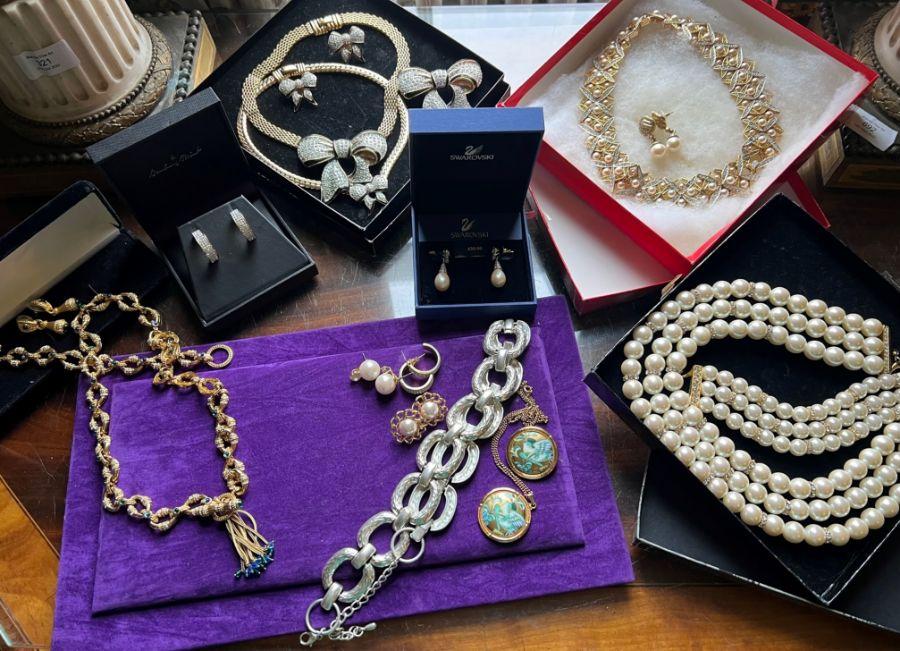 A collection of quality costume jewellery by Ciro Franklin Mint