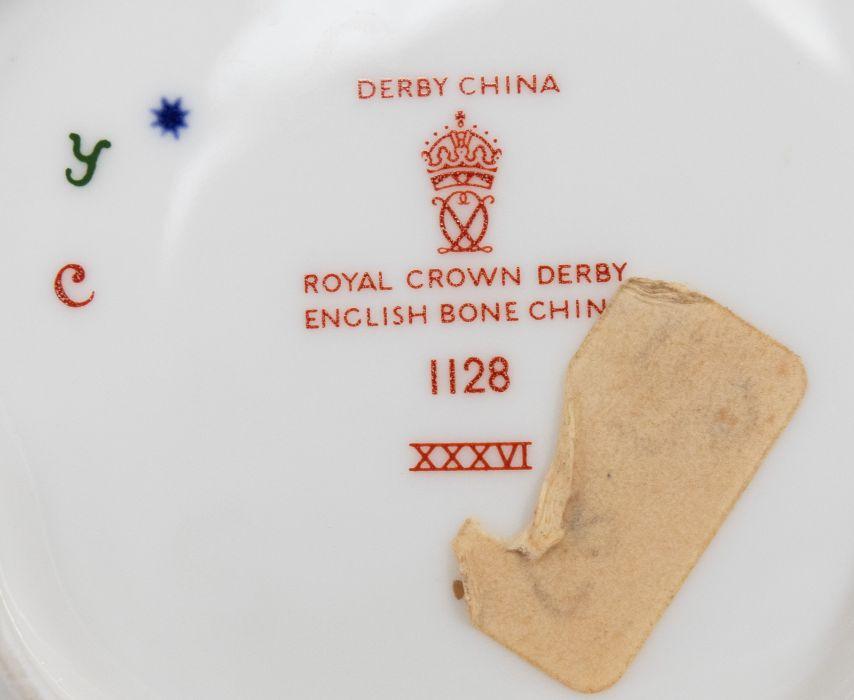 Royal Crown Derby: A Collection Of 1128 Imari Patterned Ceramics To ...