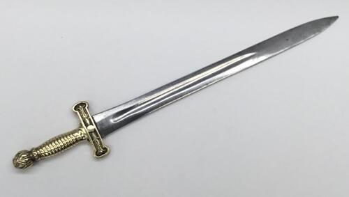 A 19th century Gladius style short sword.
 Cast brass hilt, with foliage detail, ribbed handle, and acanthus leaf pommel.
 Steel doubled edged blade with single fuller.
 No apparent makers marks.
 Approximately 65cm.
 Condition: generally good.
 Brass hil