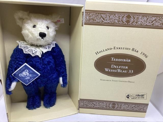 Steiff boxed Dutch delft Blue and white bear made in. 1996 659843