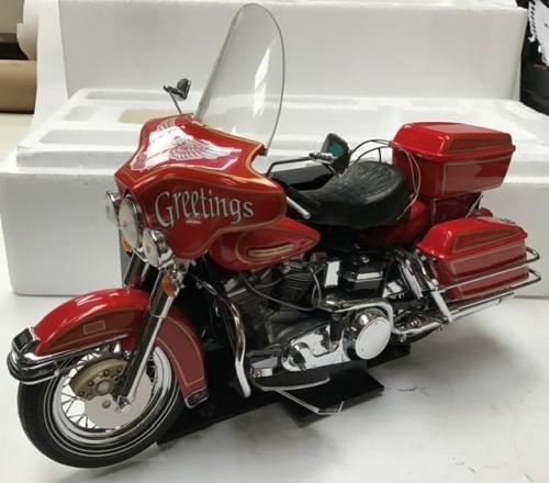 Franklin Mint Harley Davidson shops 2001 Christmas Motorcycle figurine w/ accessories